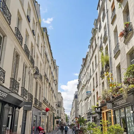 Bnbnova - Pompidou & Le Marais Appartement Parijs